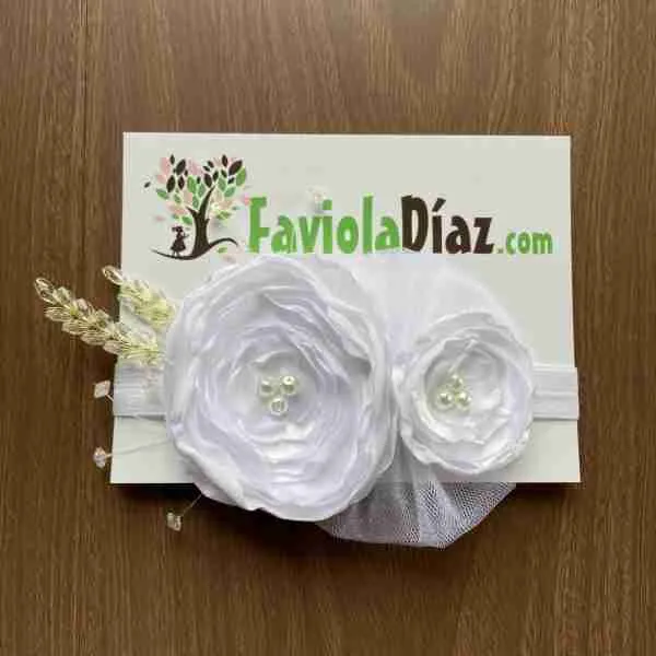 Vincha Blanca con Flores Claribel scaled