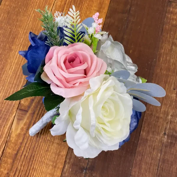 Ramo de Novia Blanco Azul Gris Plateado y Palo Rosa con Flores
