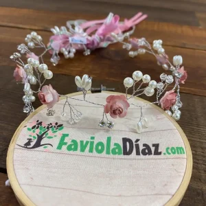 Diadema de Flores Alusiva a Frida Kahlo - Faviola Díaz